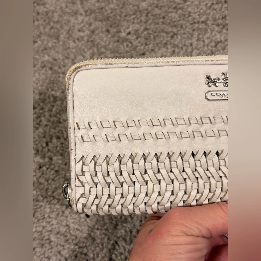 Coach Resort White Woven Leather Wallet with Metal Coach‎ Logo